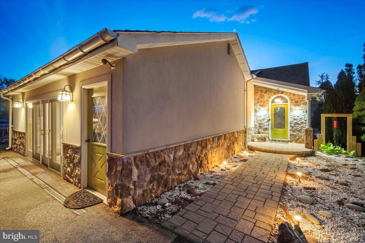 LAKE HERITAGE - Residential