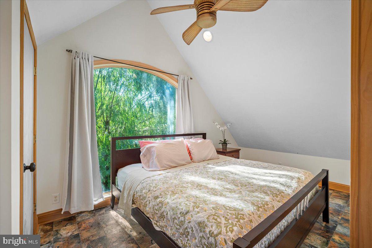 LAKE HERITAGE - Residential