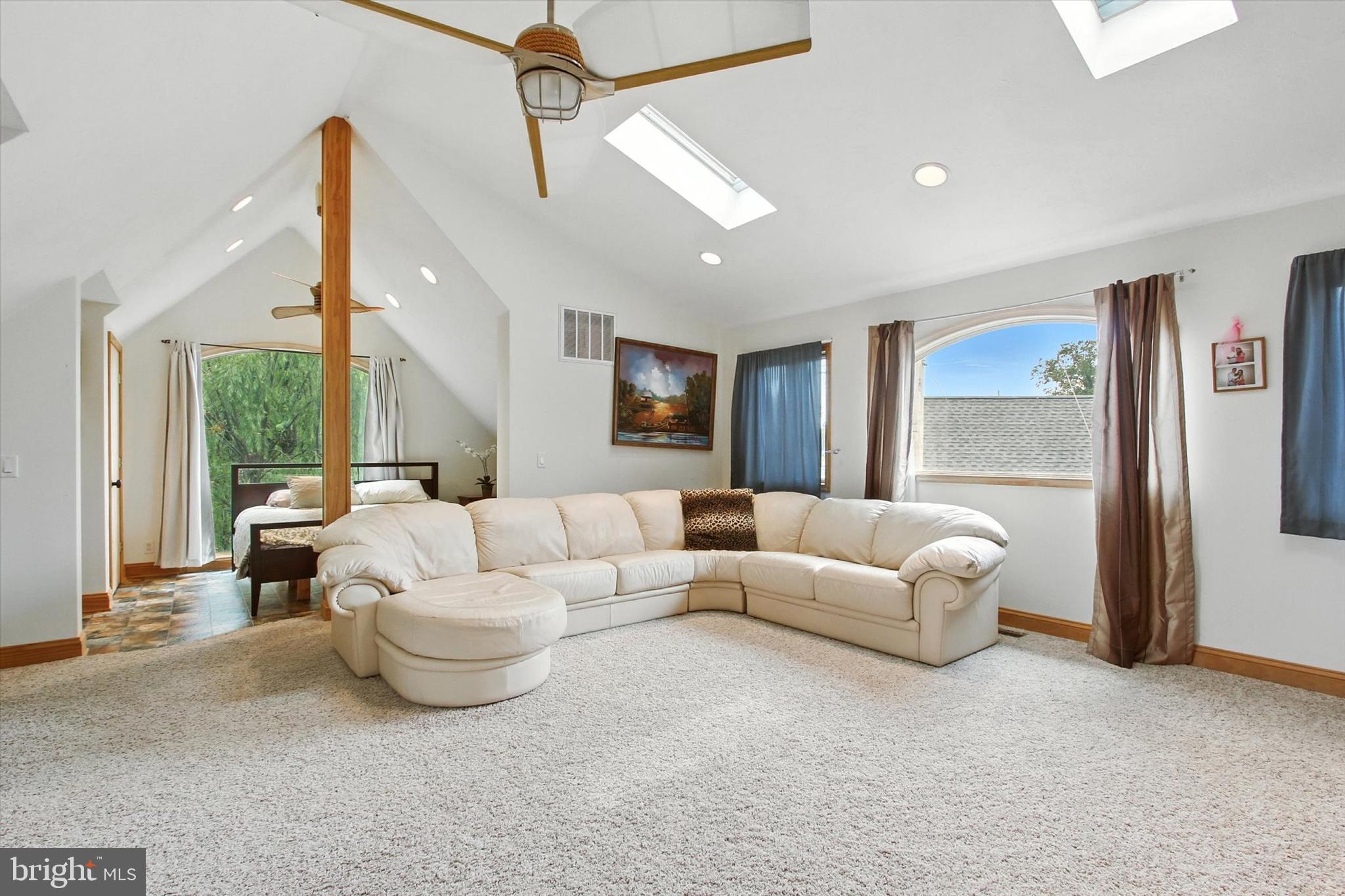 LAKE HERITAGE - Residential