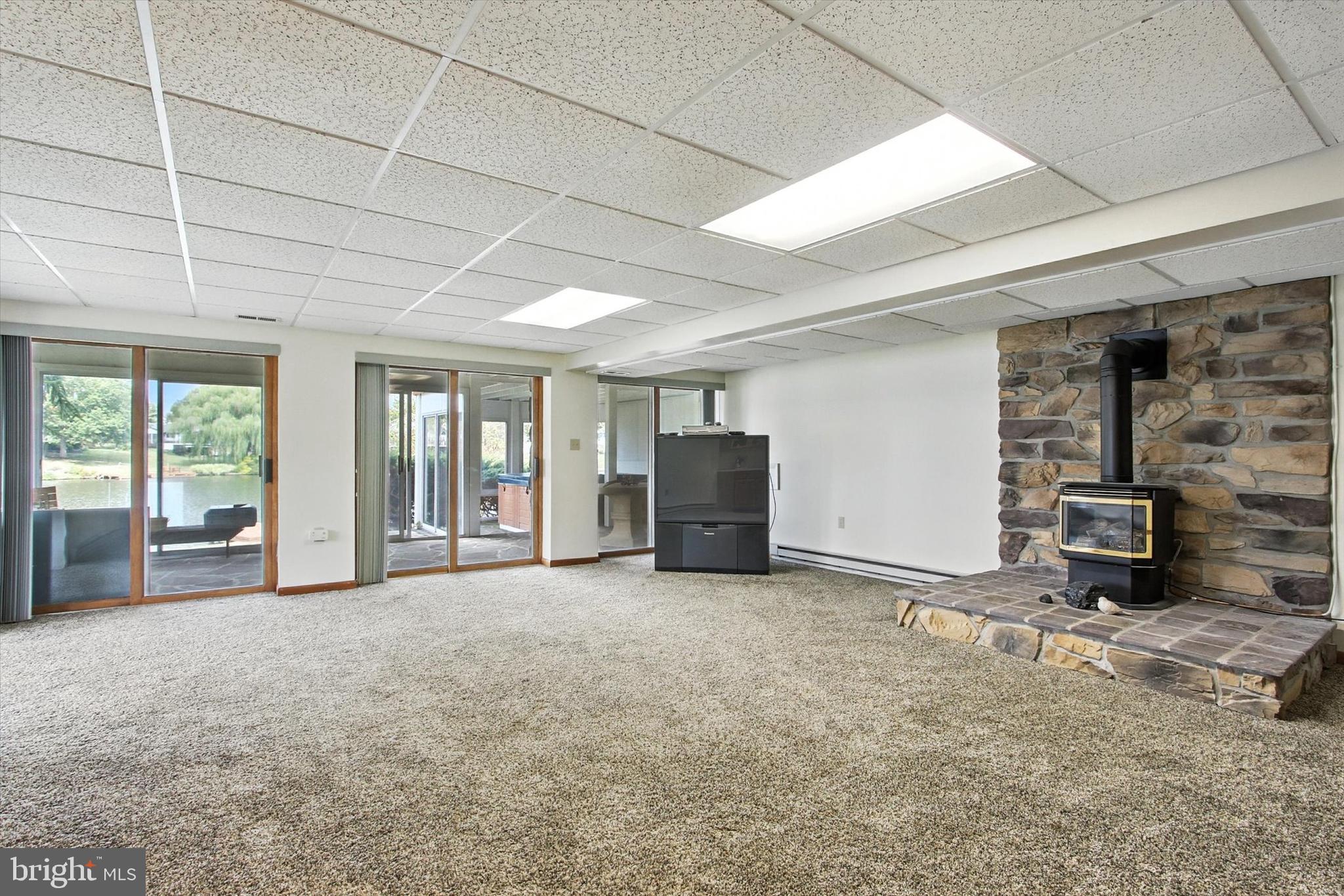 LAKE HERITAGE - Residential