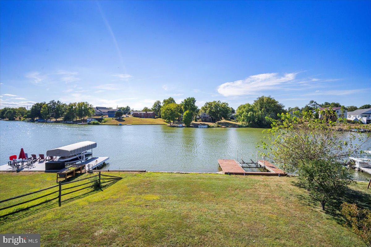 LAKE HERITAGE - Residential