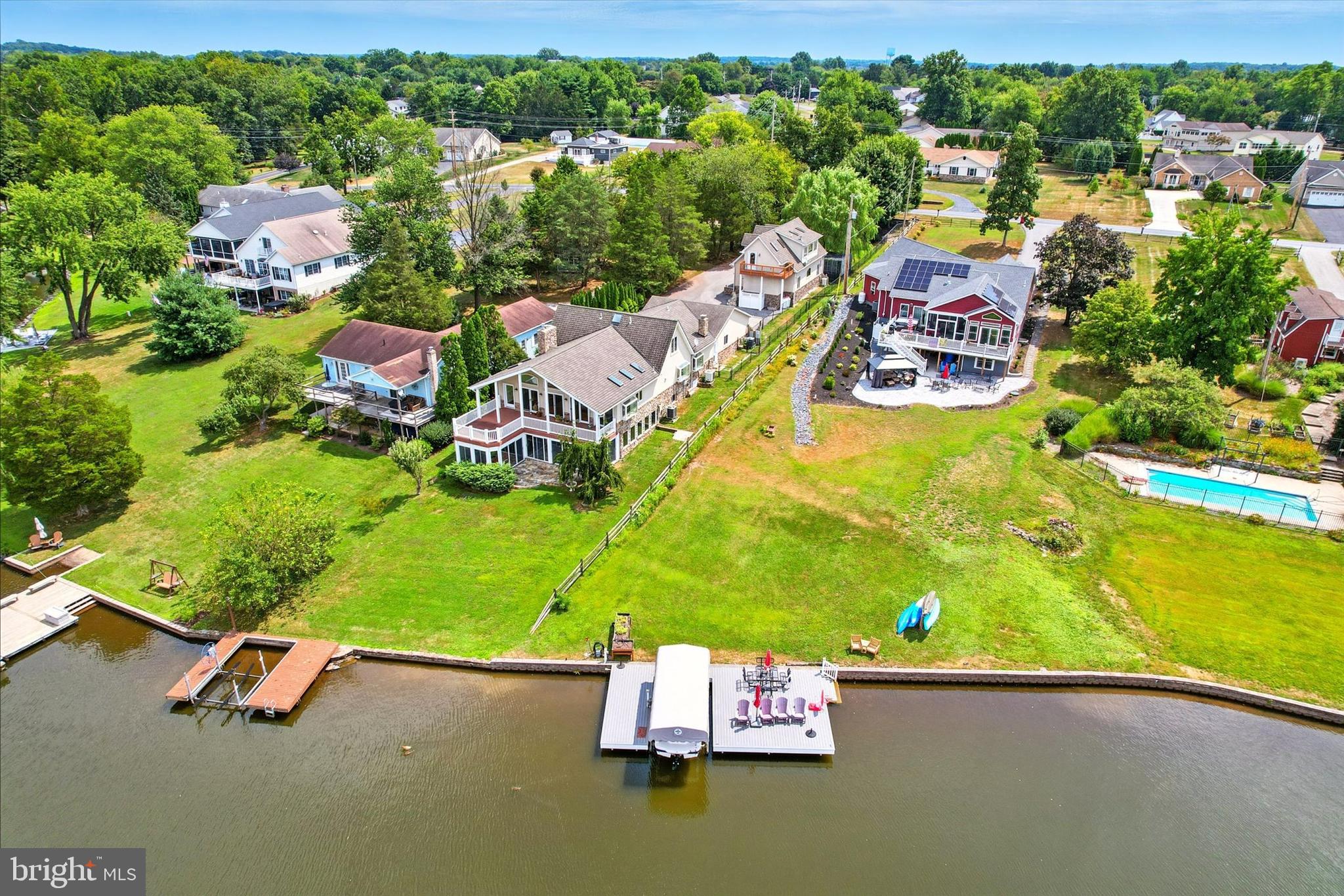 LAKE HERITAGE - Residential