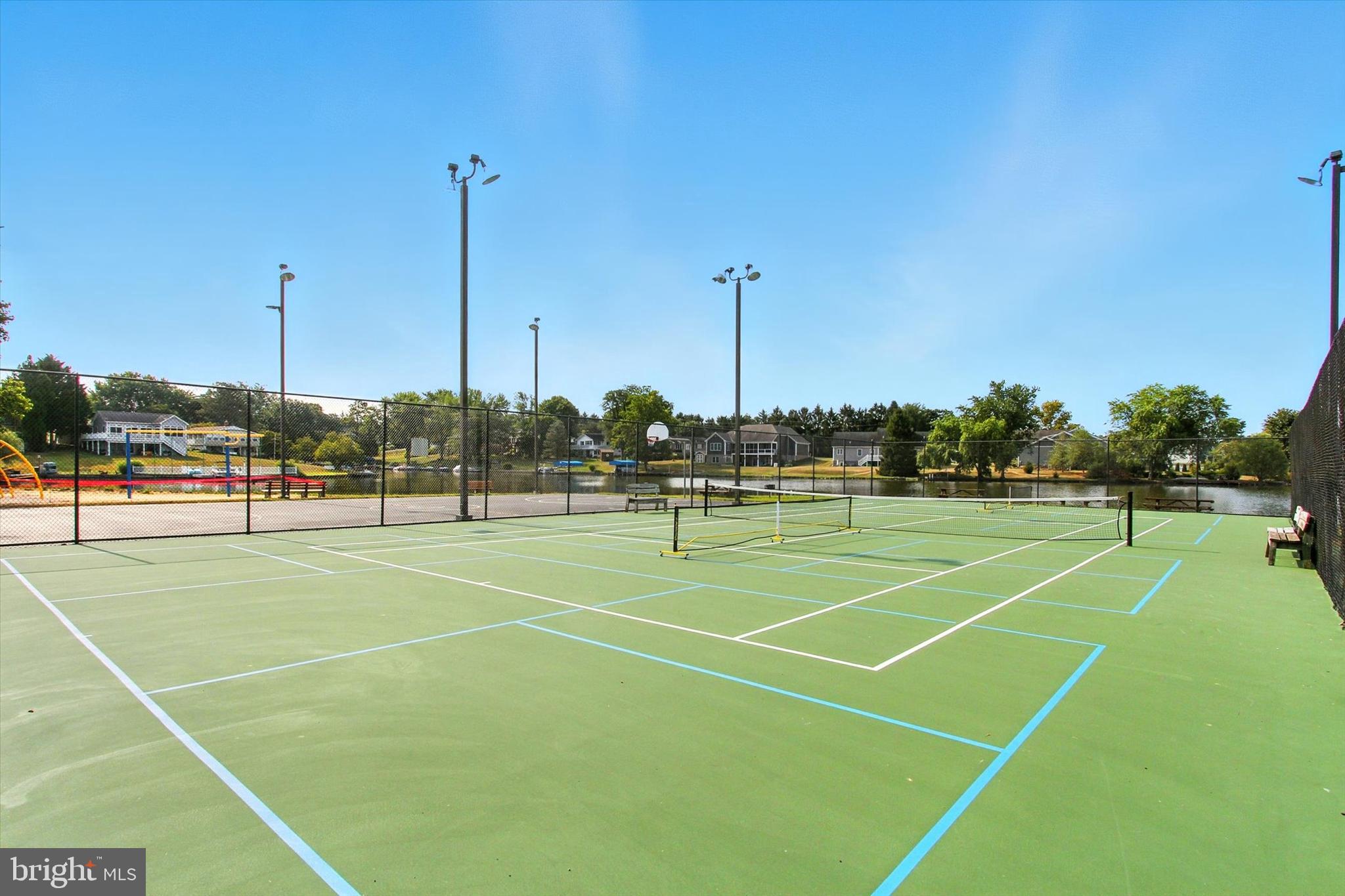 LAKE HERITAGE - Residential