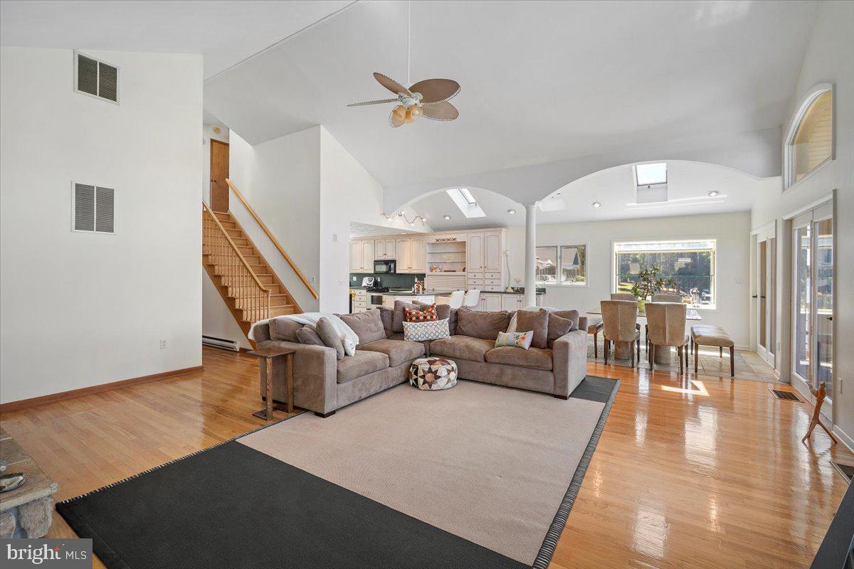 LAKE HERITAGE - Residential