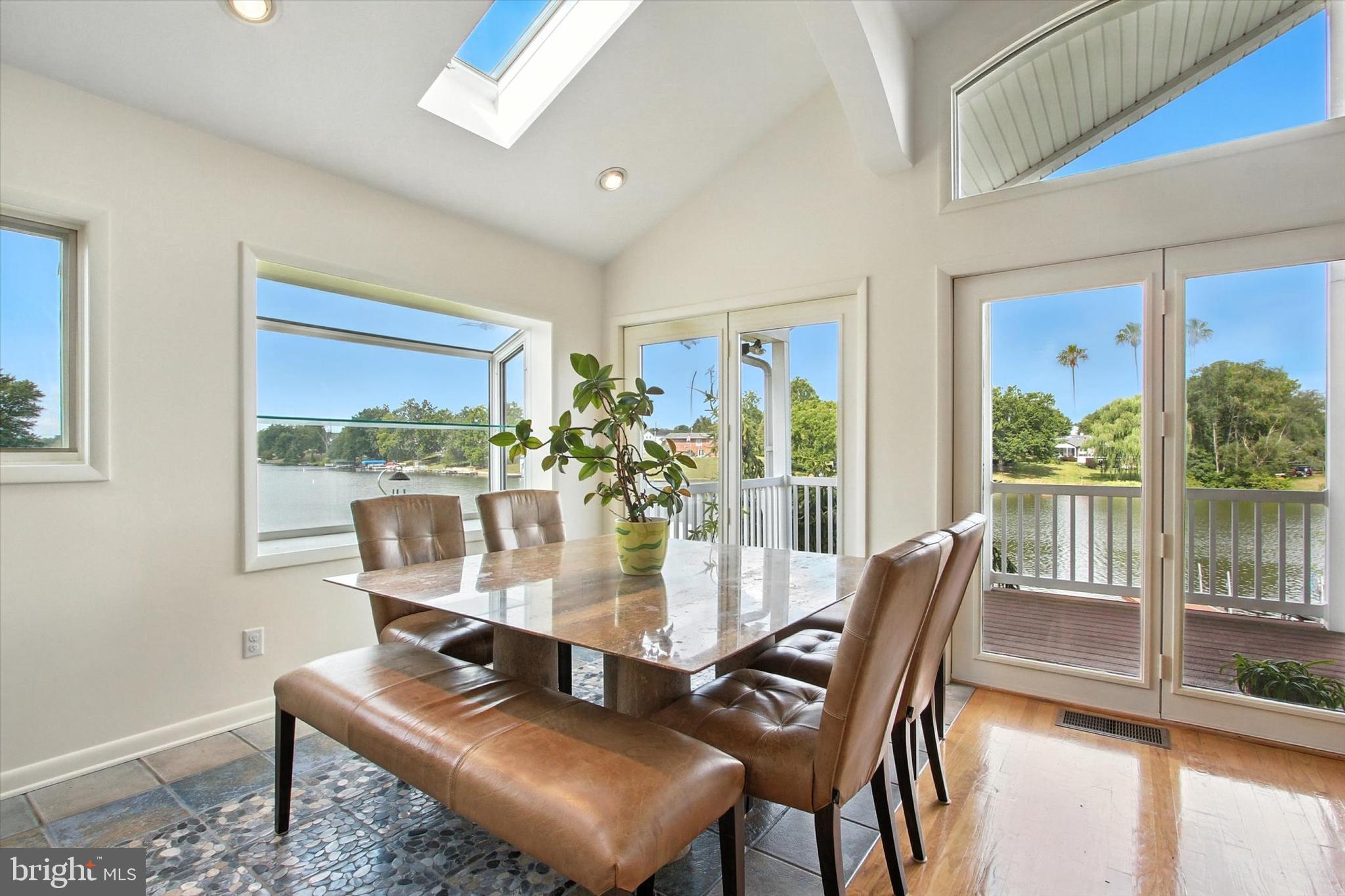 LAKE HERITAGE - Residential