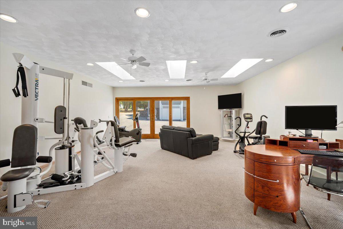 LAKE HERITAGE - Residential