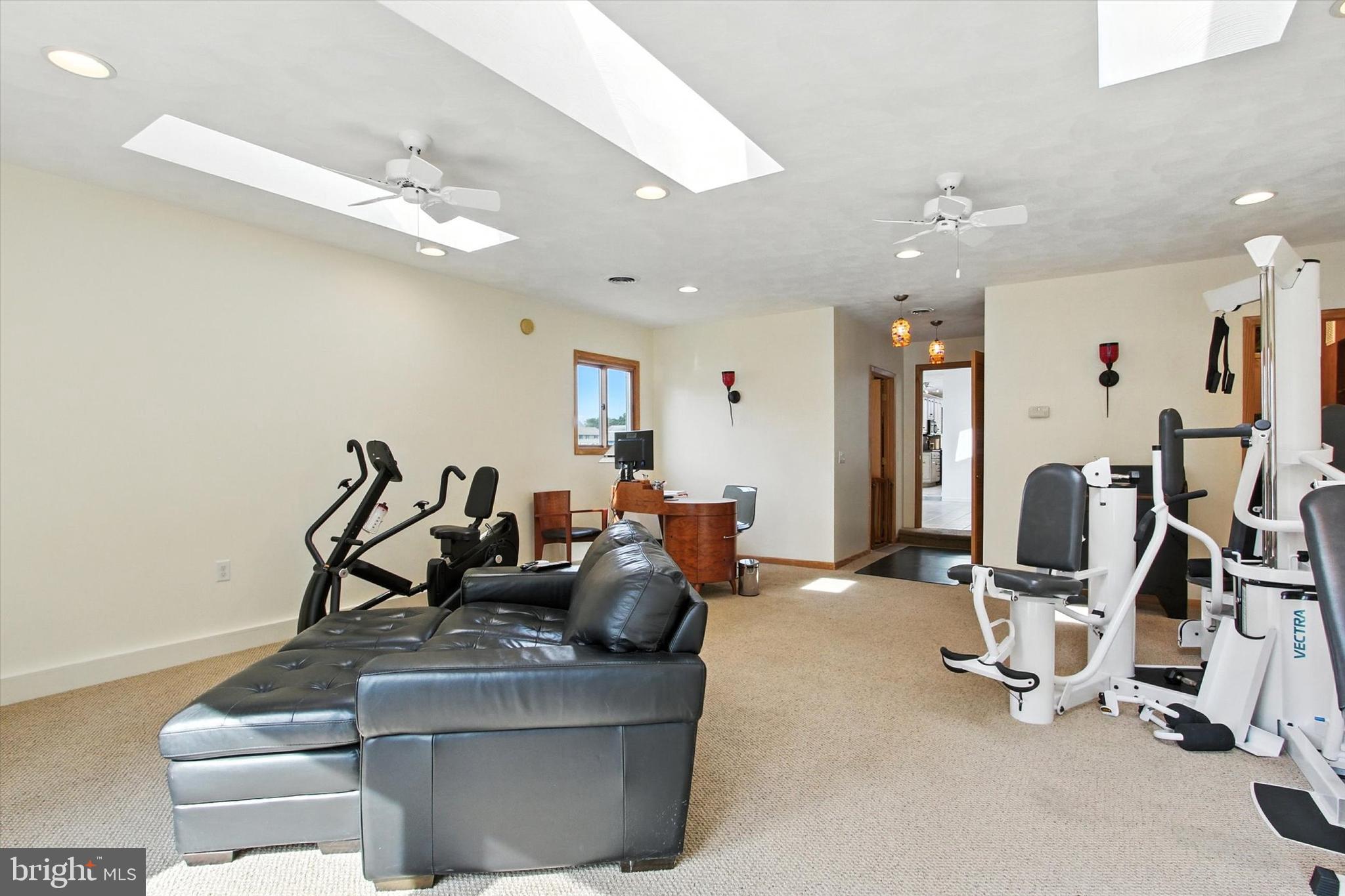 LAKE HERITAGE - Residential