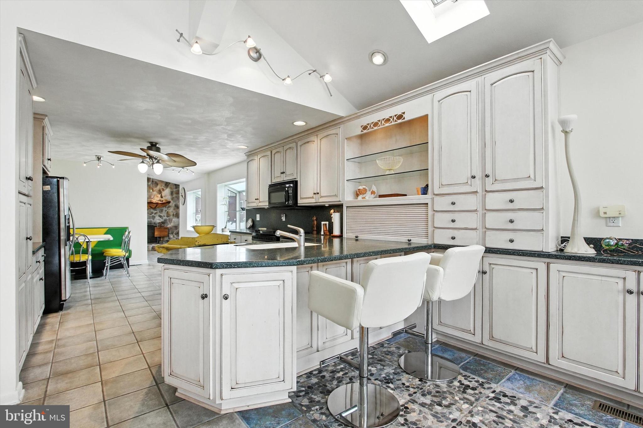 LAKE HERITAGE - Residential