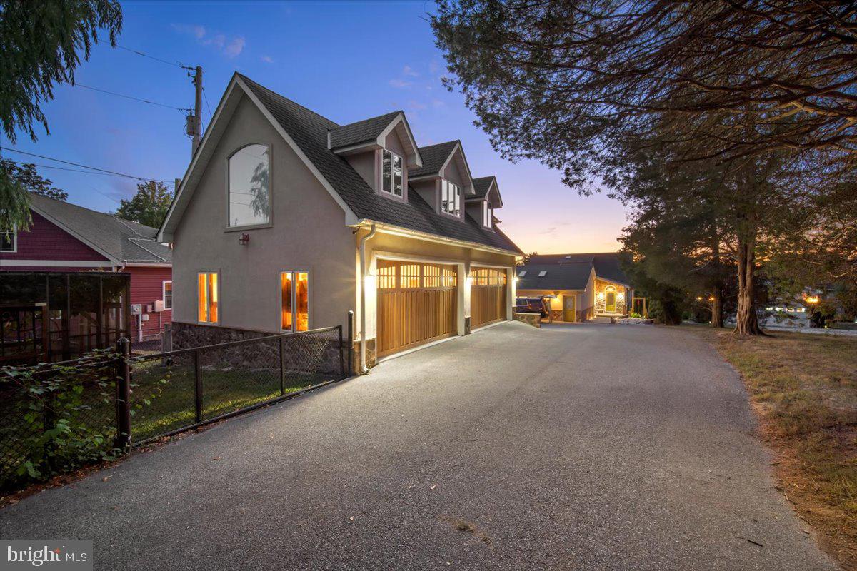 LAKE HERITAGE - Residential