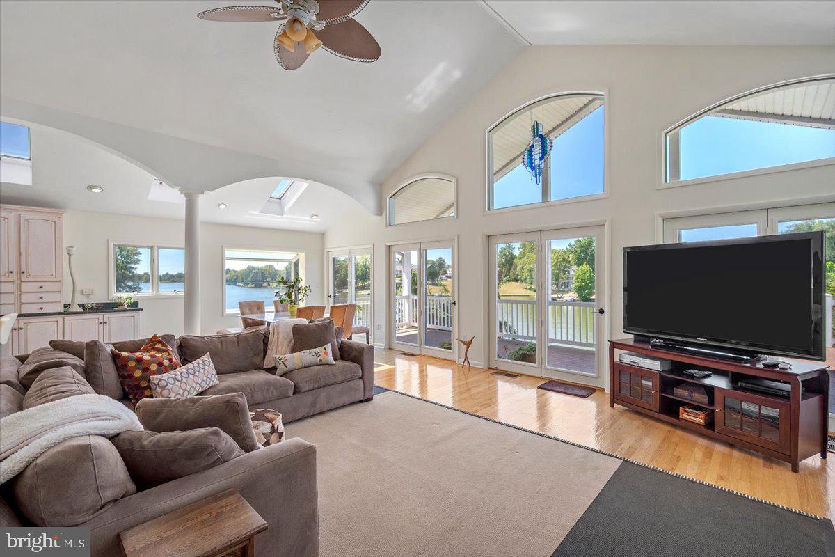 LAKE HERITAGE - Residential