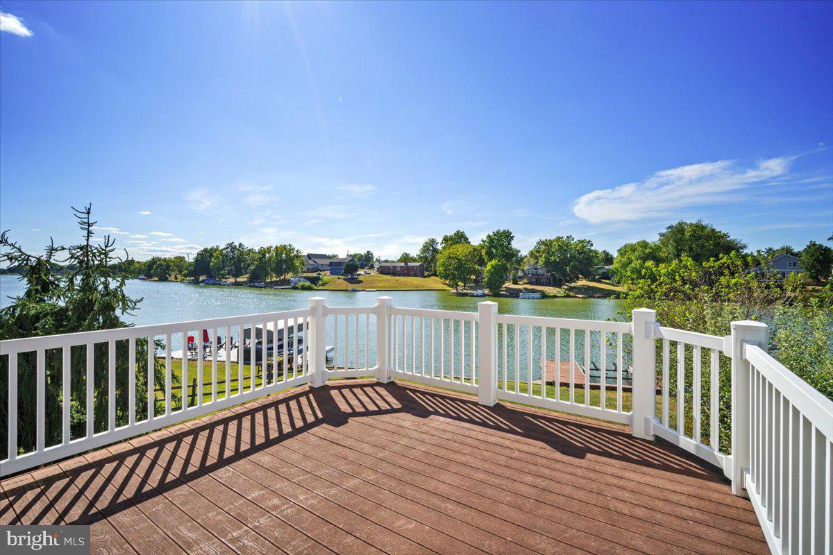 LAKE HERITAGE - Residential