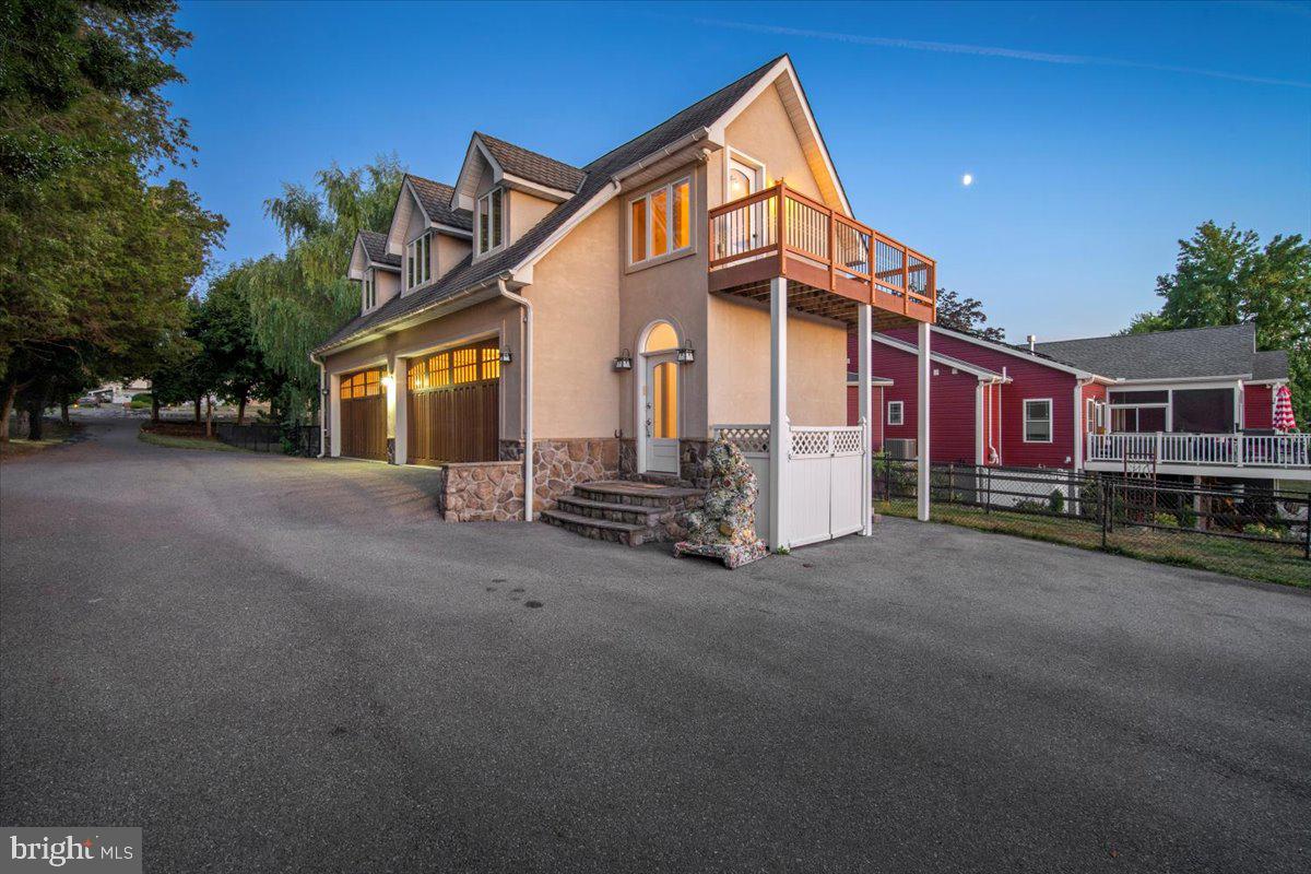 LAKE HERITAGE - Residential