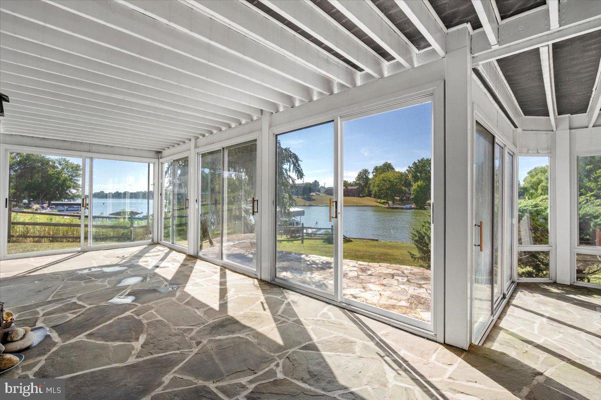 LAKE HERITAGE - Residential