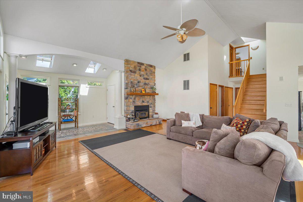 LAKE HERITAGE - Residential