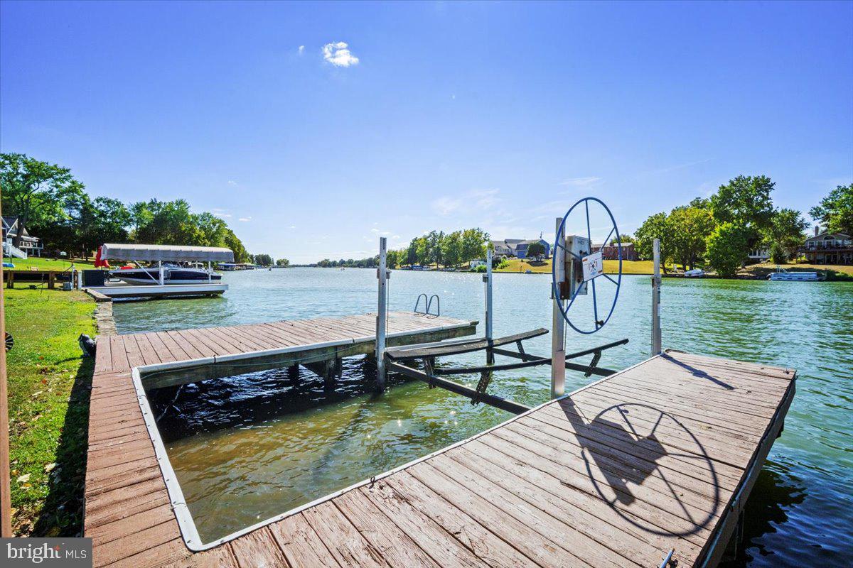 LAKE HERITAGE - Residential