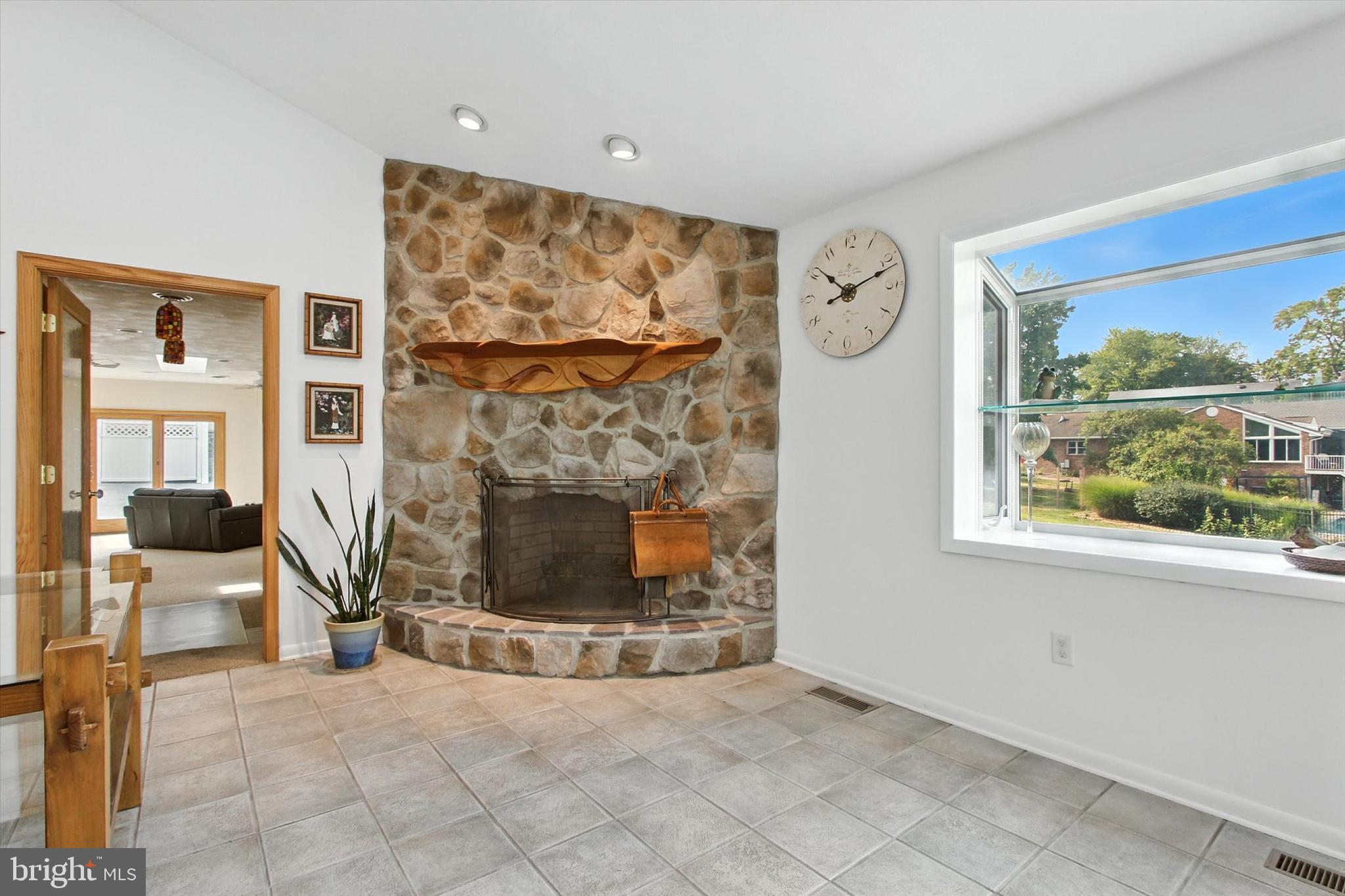 LAKE HERITAGE - Residential