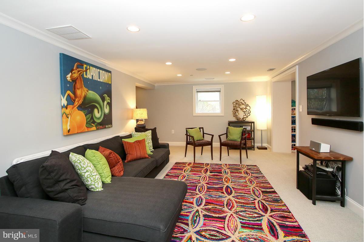 WOODHAVEN - Residential