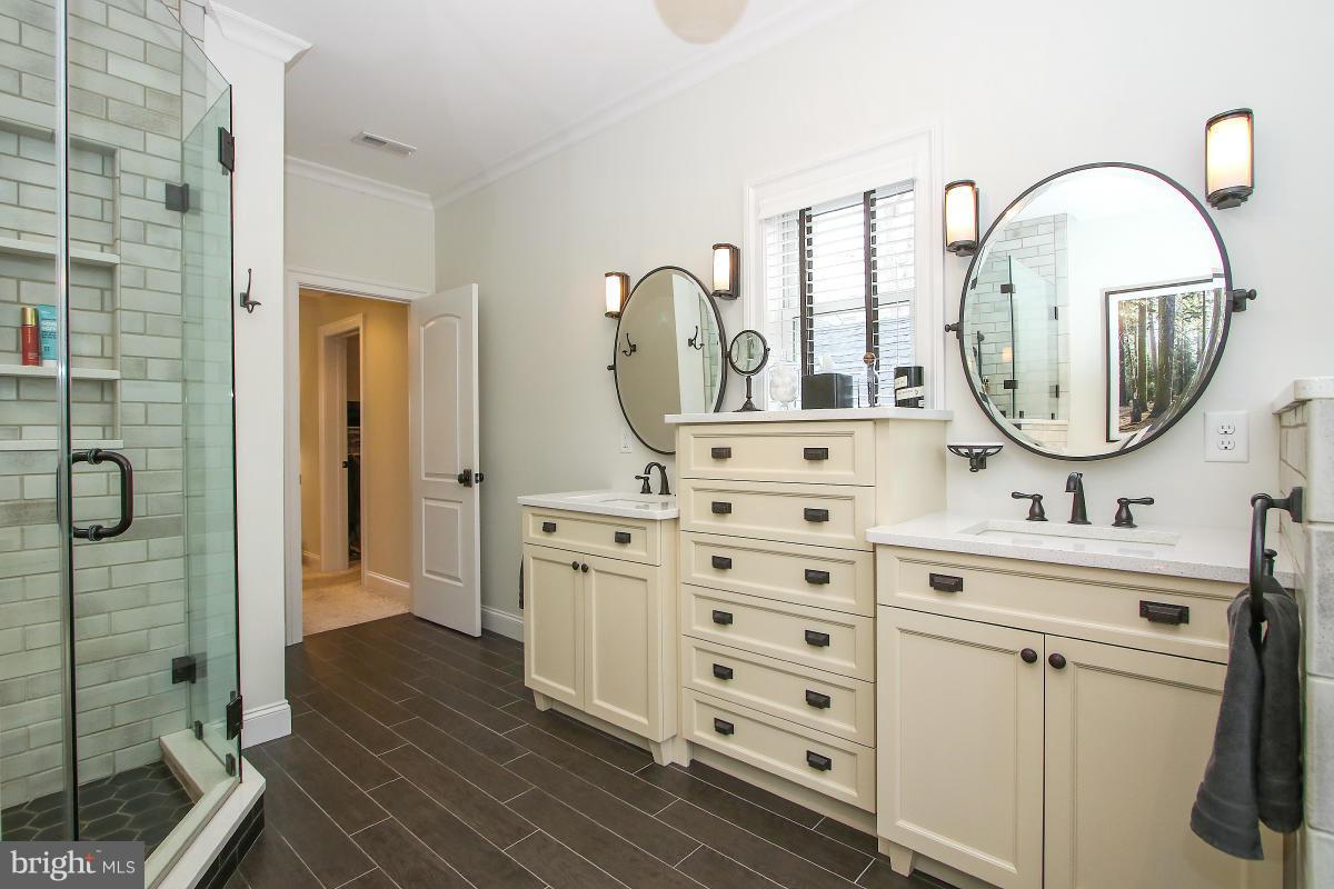 WOODHAVEN - Residential