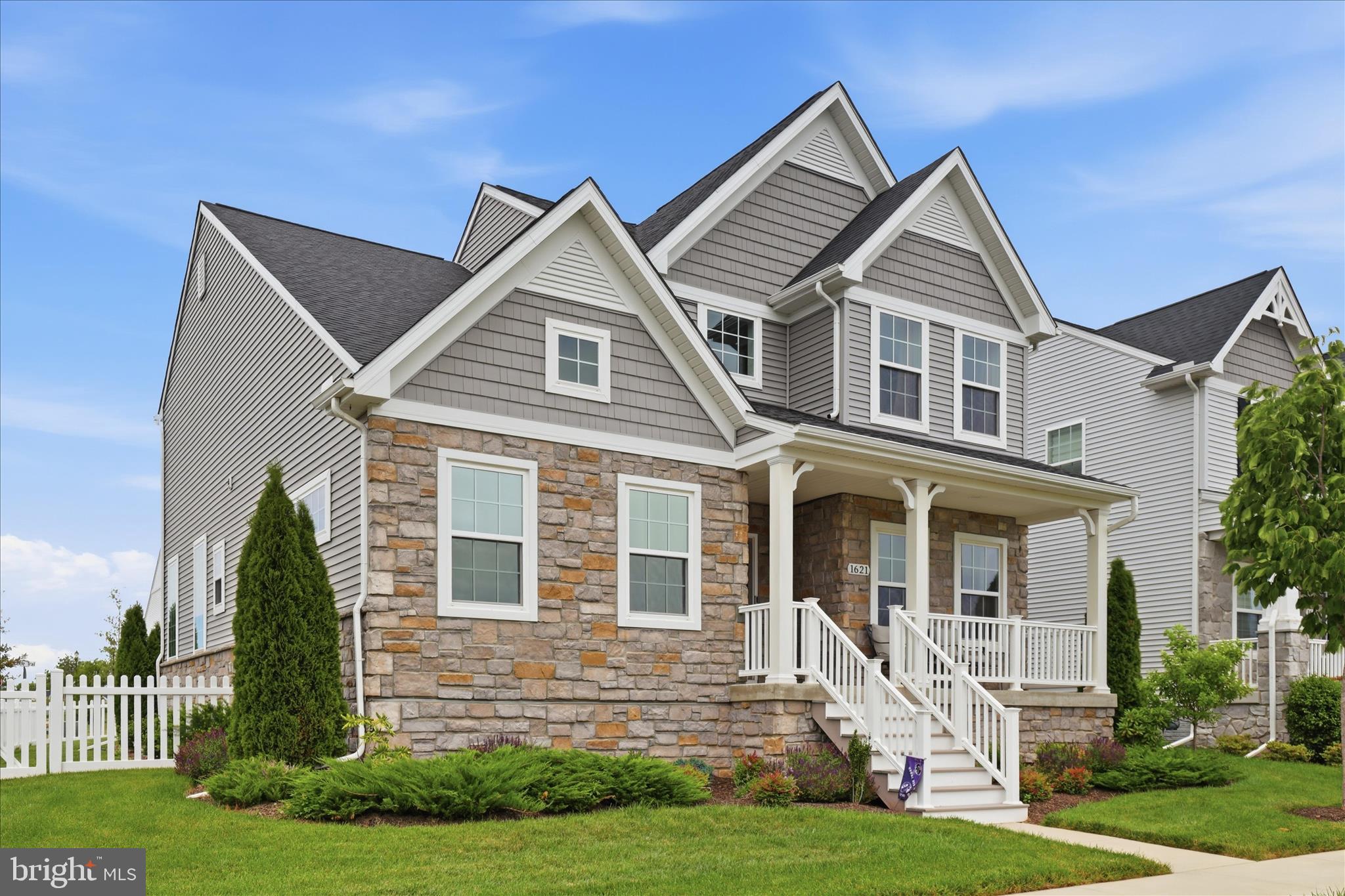 1621 HOBBLE TRAIL