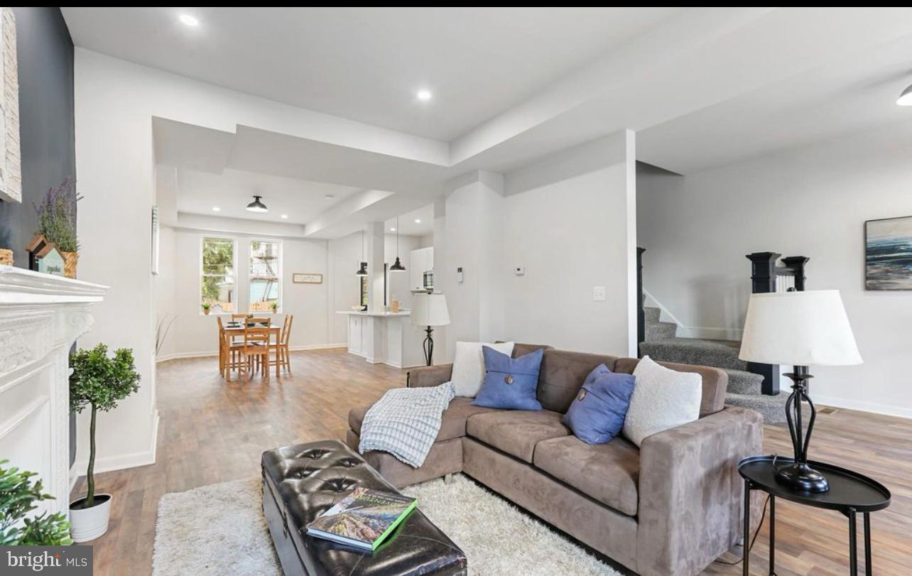 LIBERTY SQUARE - Residential Lease