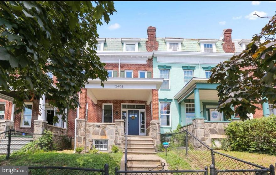 Newly renovated, large home. Open design living room, kitchen, dining room. Fully updated kitchen, bathrooms, and private parking in rear accessible by alley. Close to everything. Available to move  in immediately.