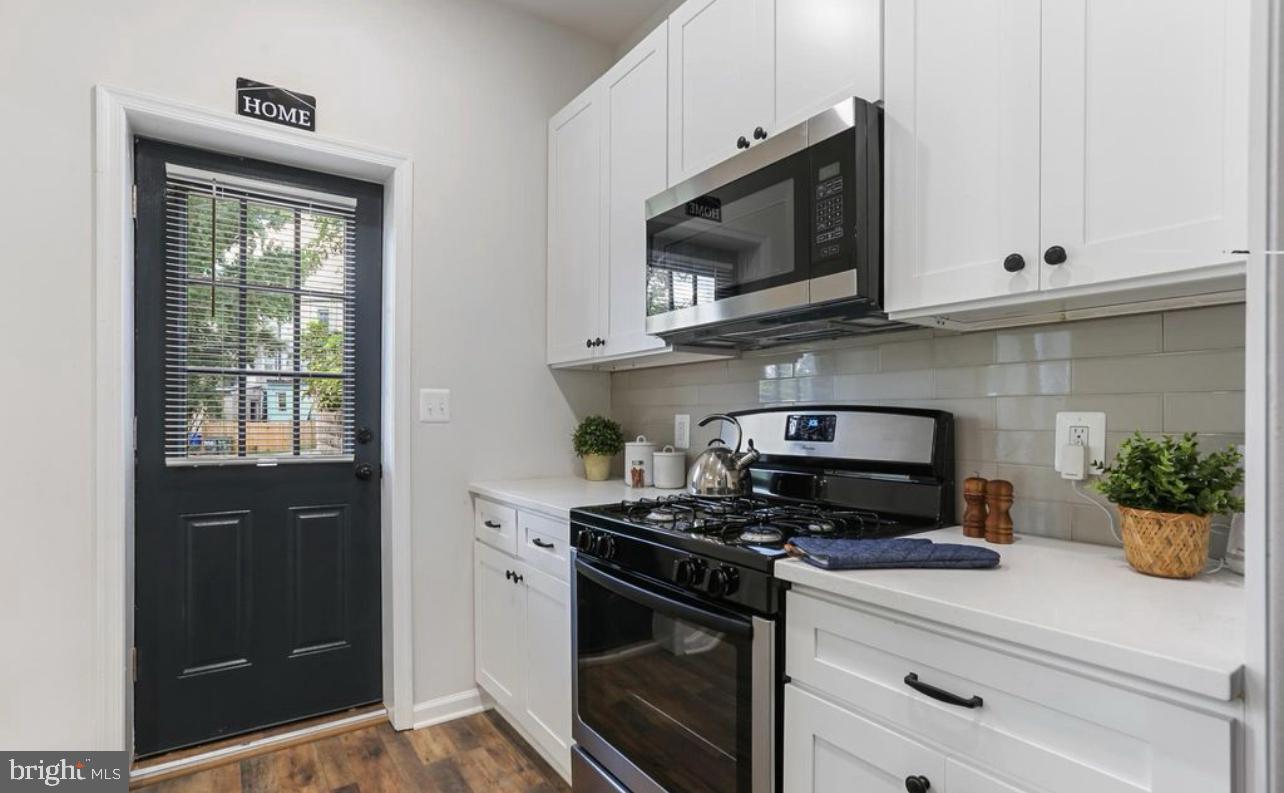 LIBERTY SQUARE - Residential Lease