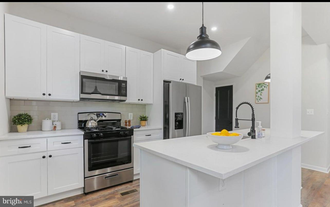 LIBERTY SQUARE - Residential Lease