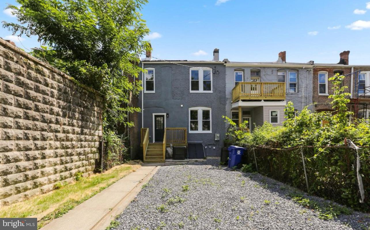 LIBERTY SQUARE - Residential Lease