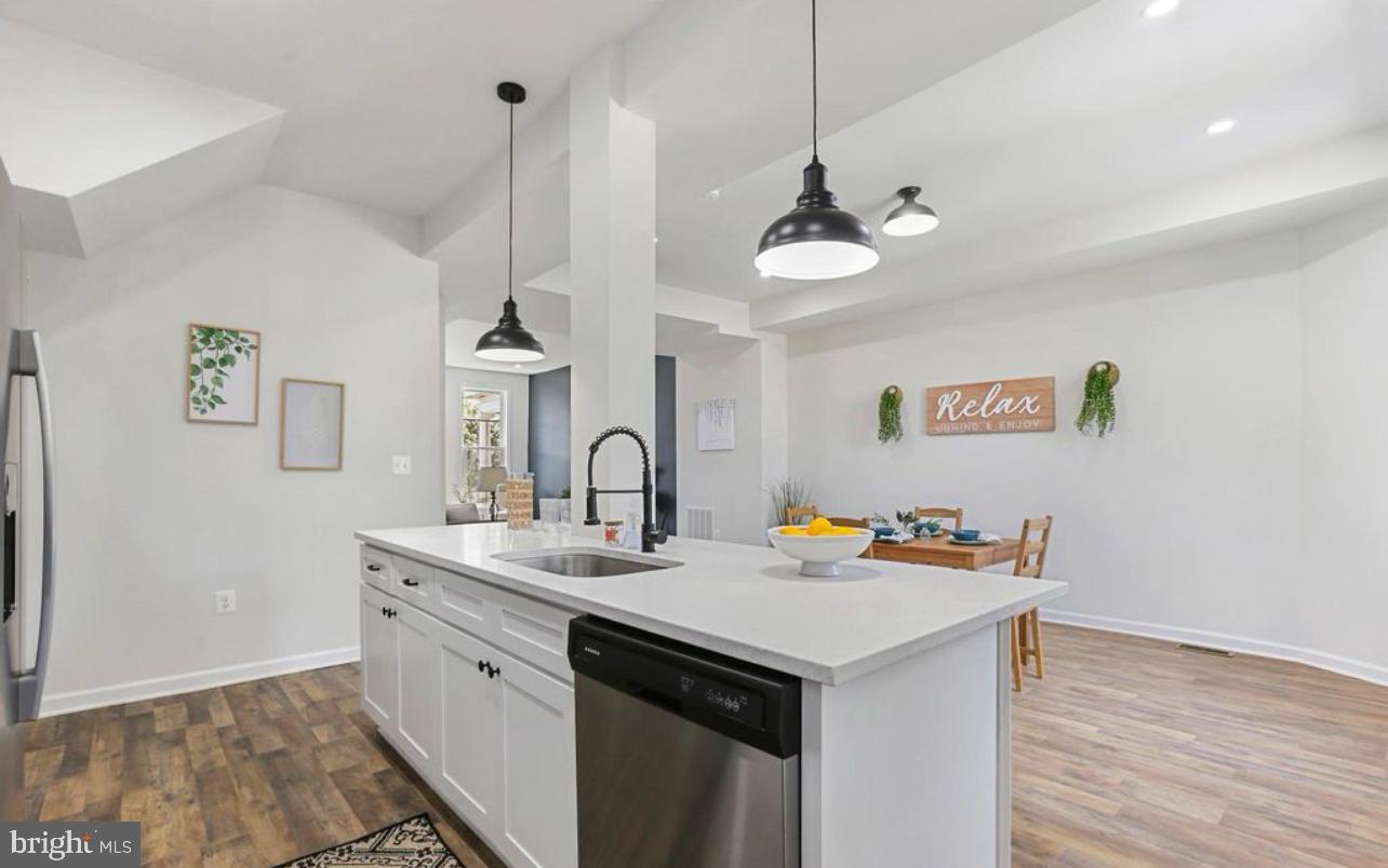 LIBERTY SQUARE - Residential Lease