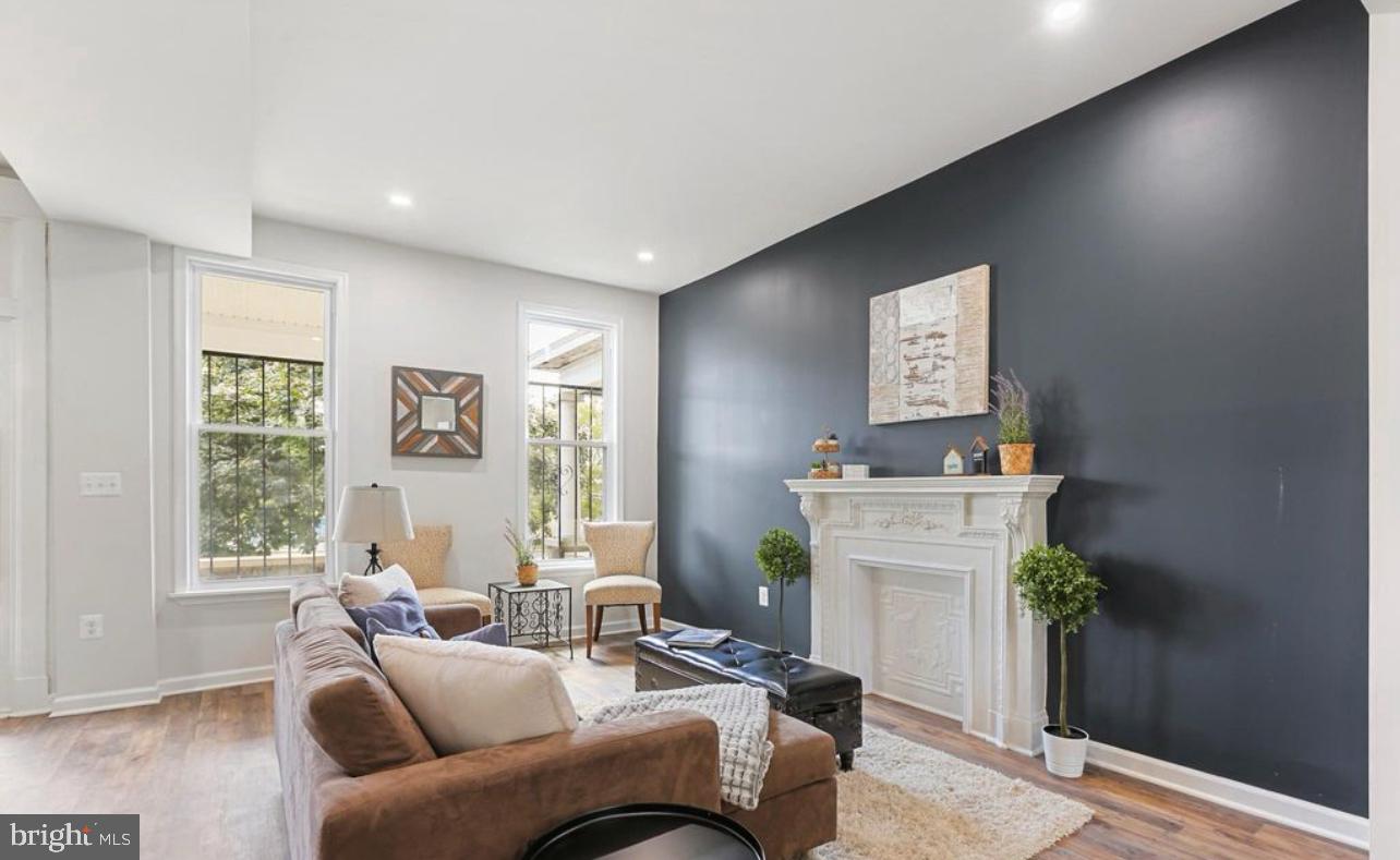 LIBERTY SQUARE - Residential Lease