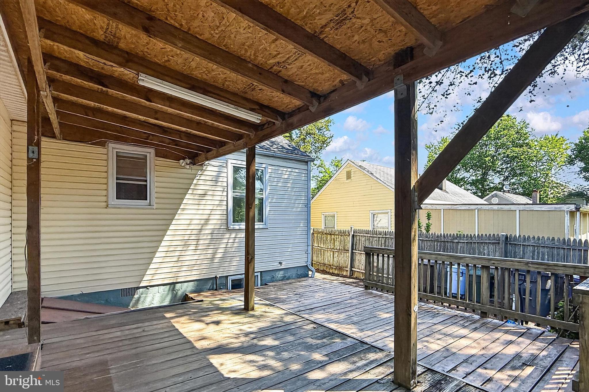WEST LAWN - Residential