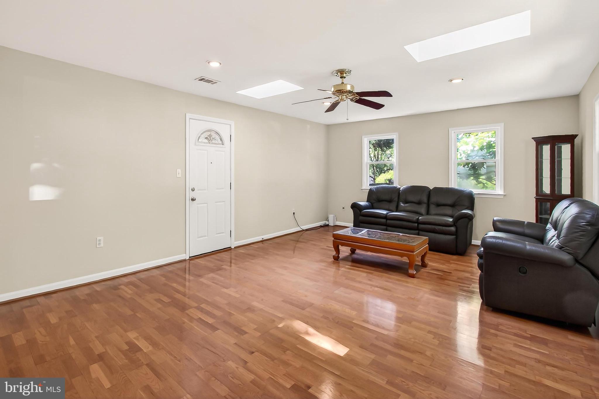 WEST LAWN - Residential