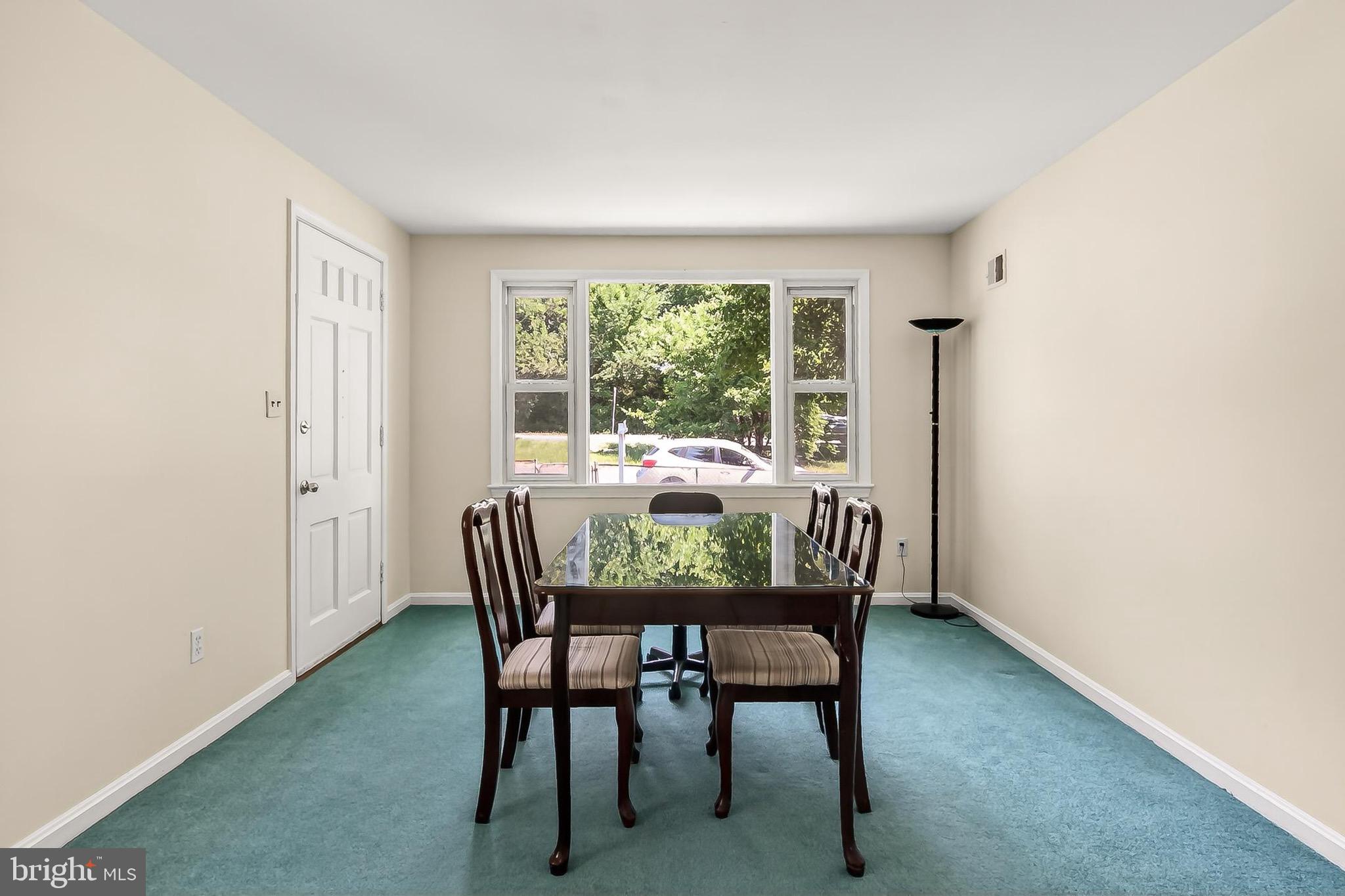 WEST LAWN - Residential