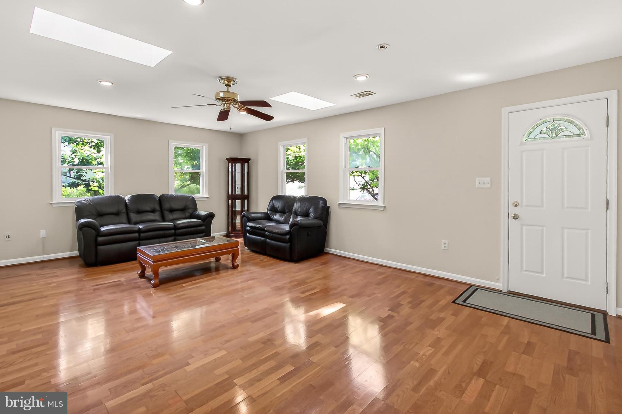 WEST LAWN - Residential