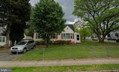Photo of 7007 Arlington Boulevard, FALLS CHURCH, VA 22042 (MLS # VAFX2308102)