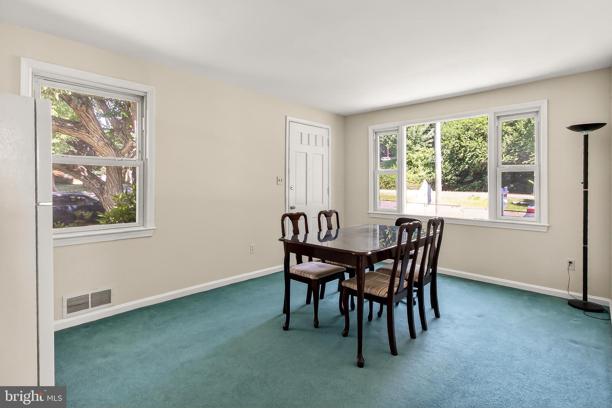 WEST LAWN - Residential