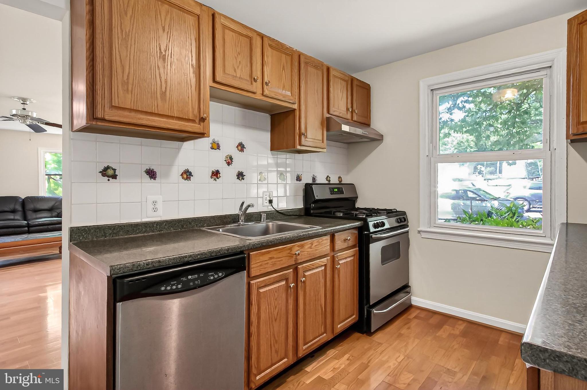 WEST LAWN - Residential