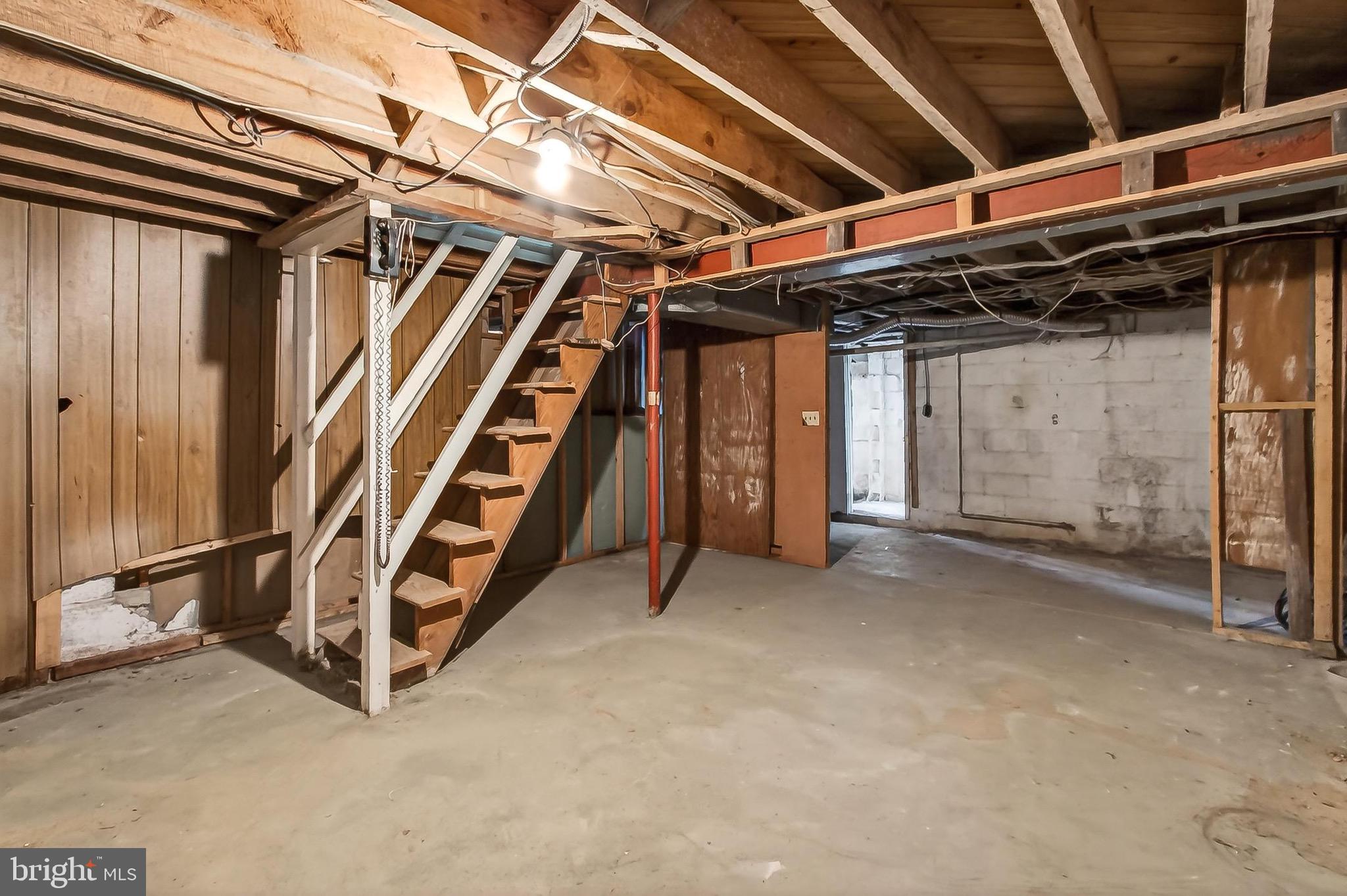 WEST LAWN - Residential
