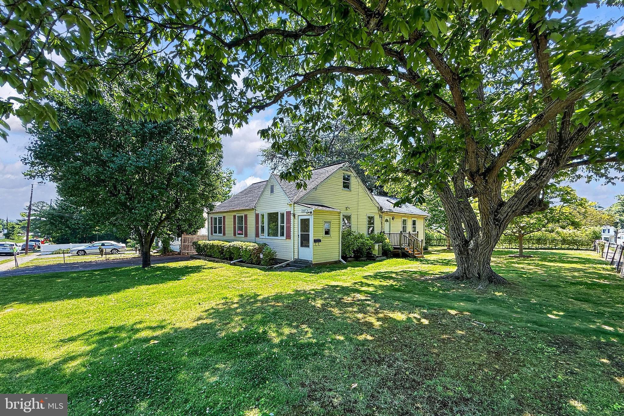 WEST LAWN - Residential