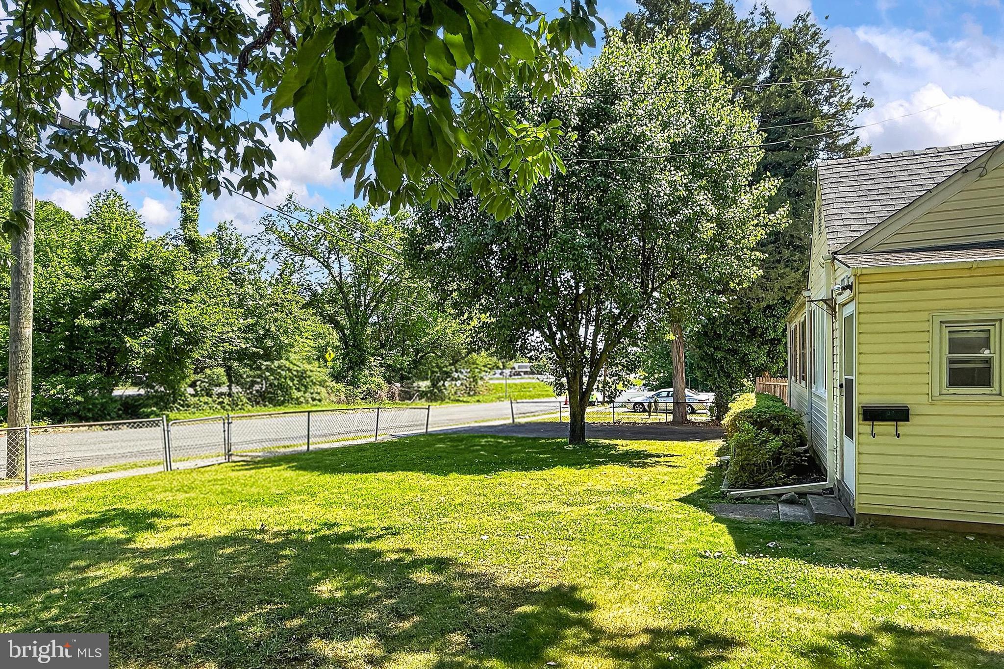 WEST LAWN - Residential
