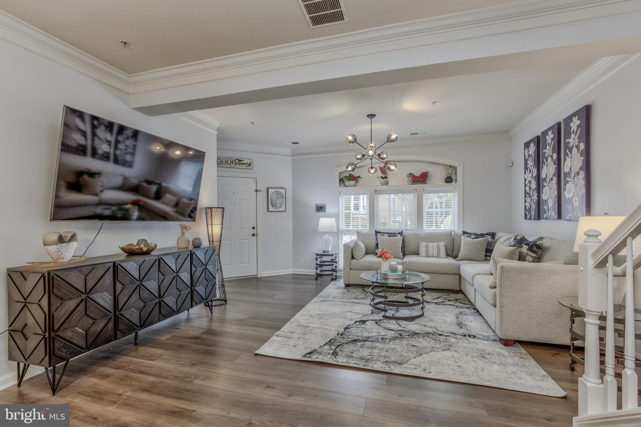 HIDDEN CREEK - Residential