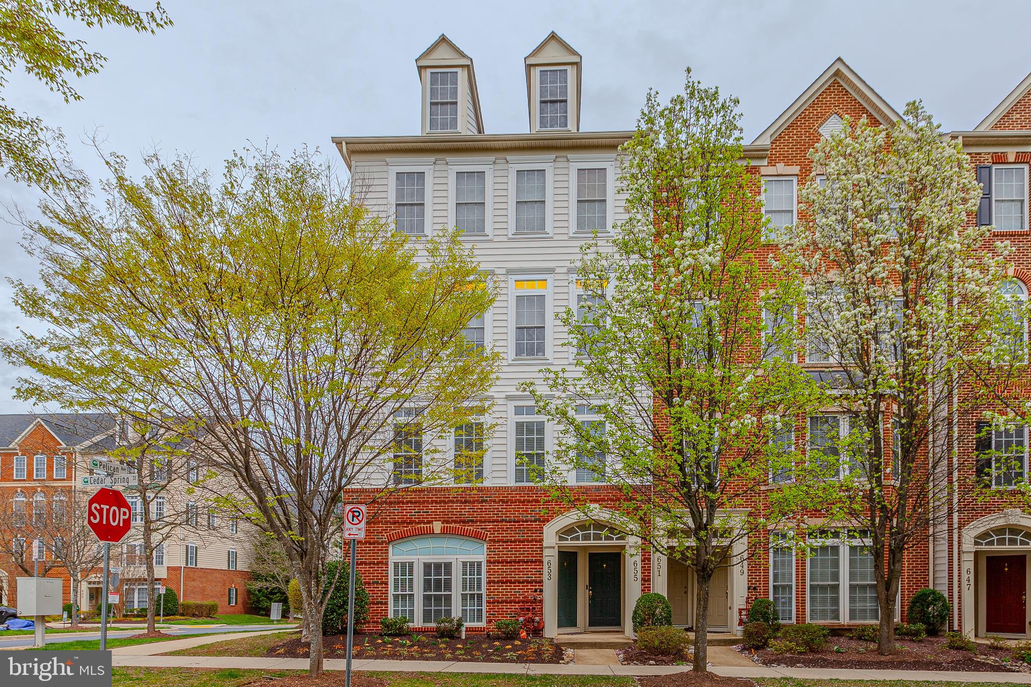 HIDDEN CREEK - Residential