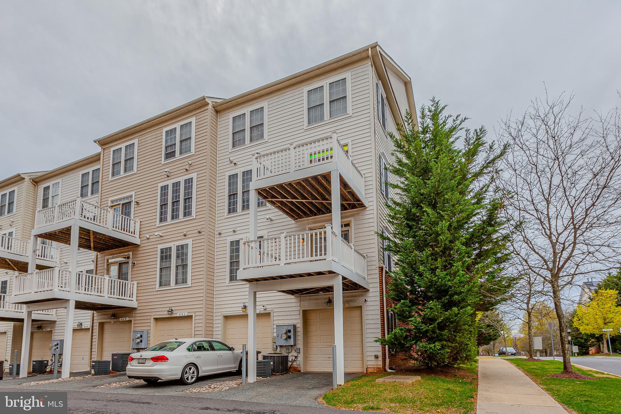 HIDDEN CREEK - Residential