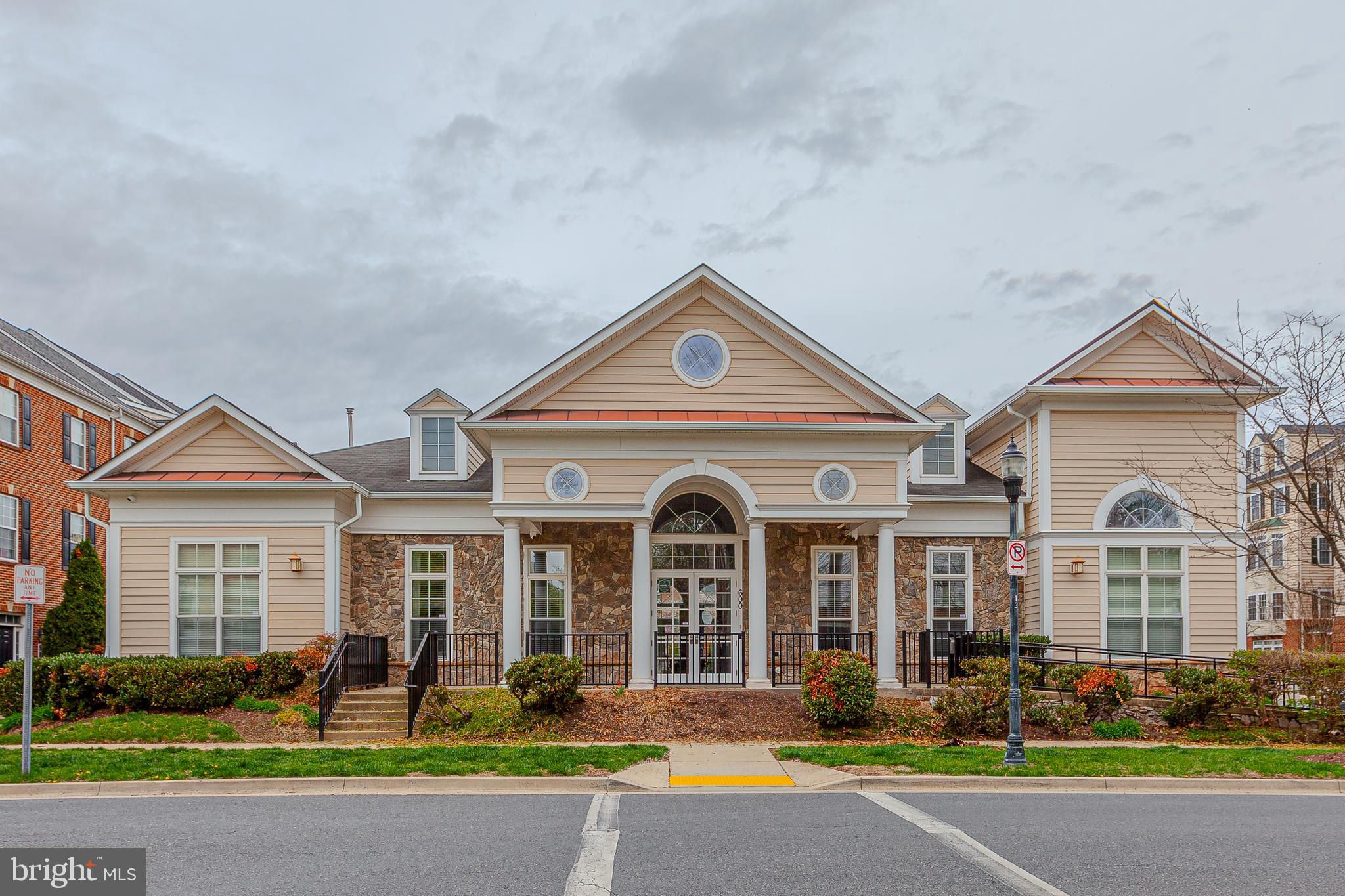 HIDDEN CREEK - Residential