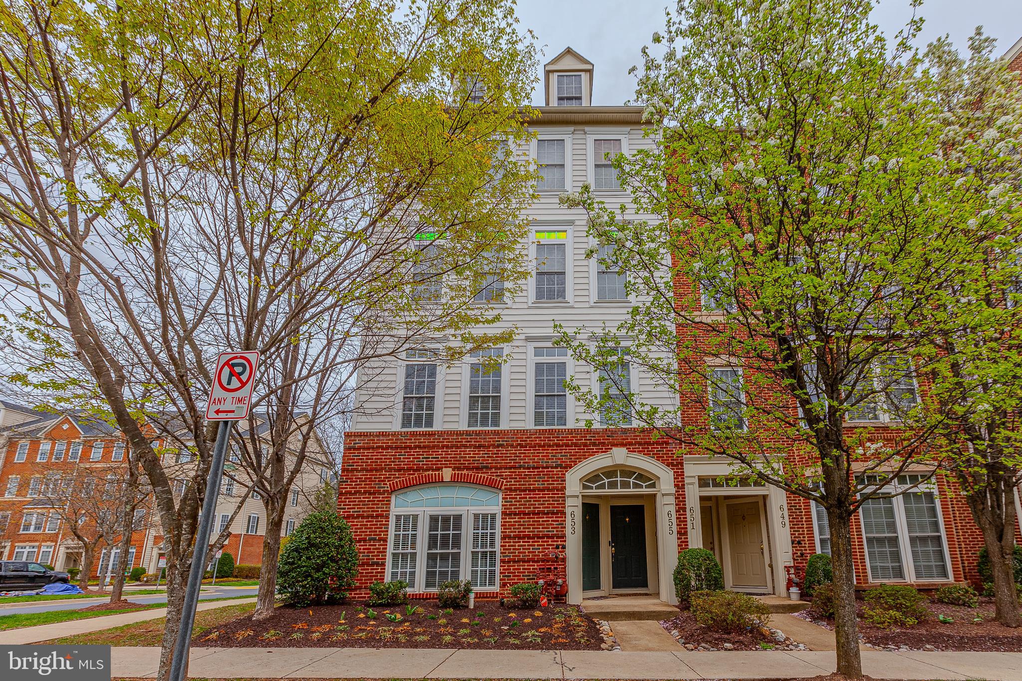 HIDDEN CREEK - Residential