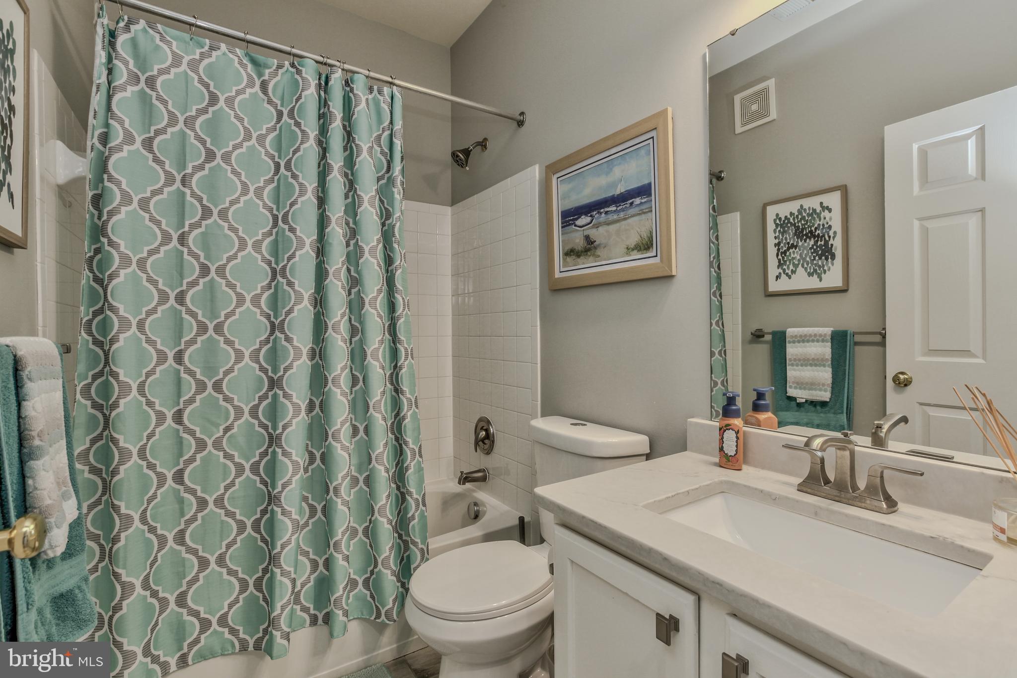 HIDDEN CREEK - Residential