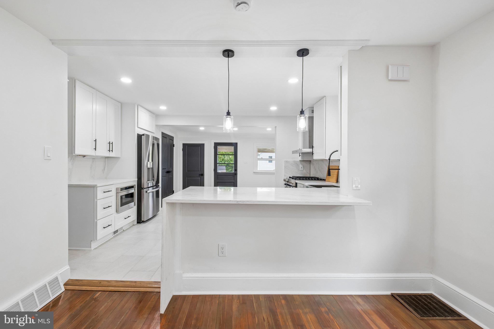 GREYTHORNE WOODS - Residential