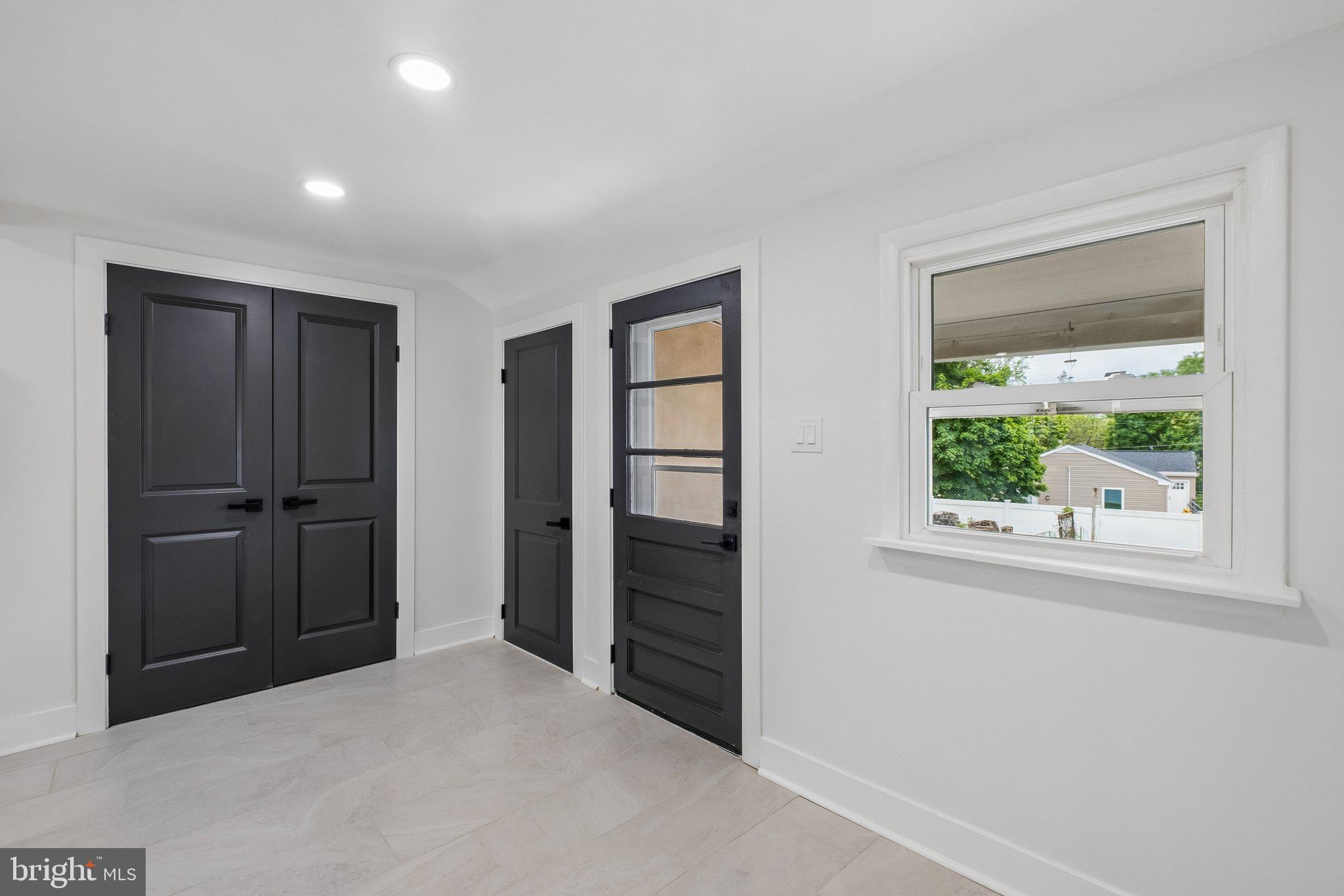 GREYTHORNE WOODS - Residential