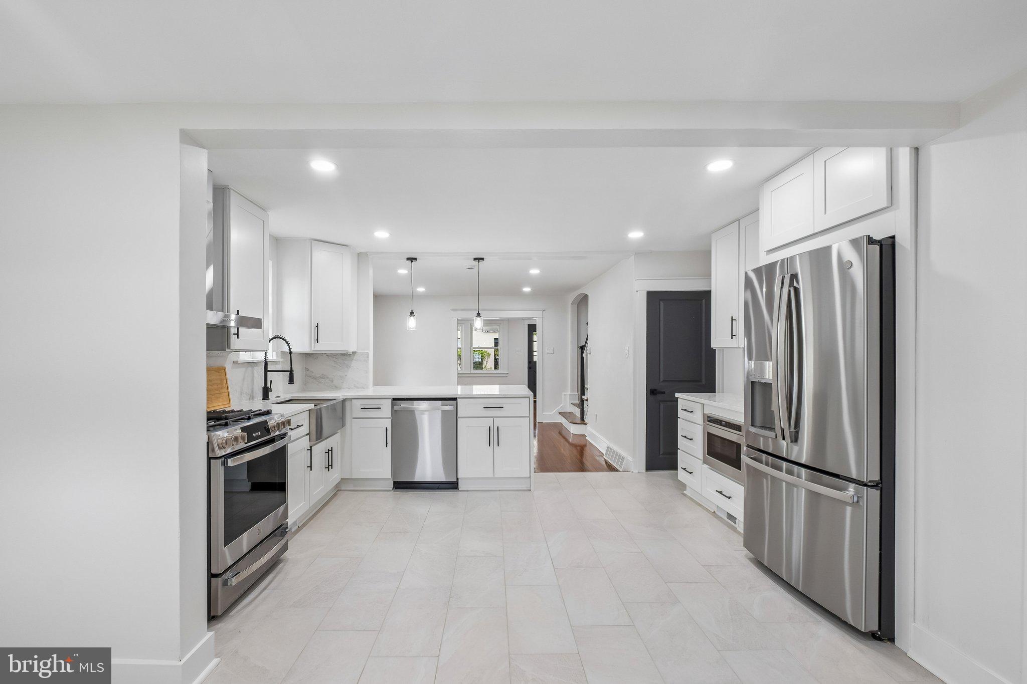 GREYTHORNE WOODS - Residential