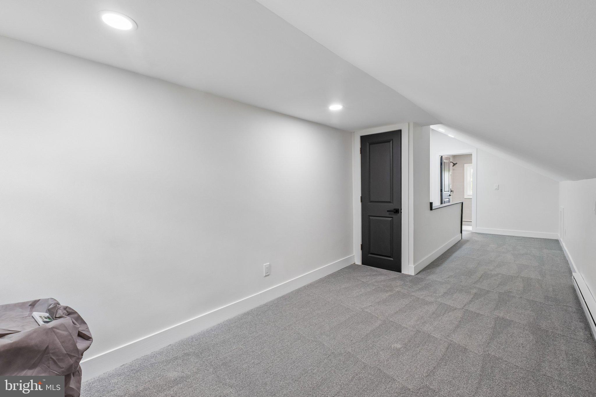 GREYTHORNE WOODS - Residential